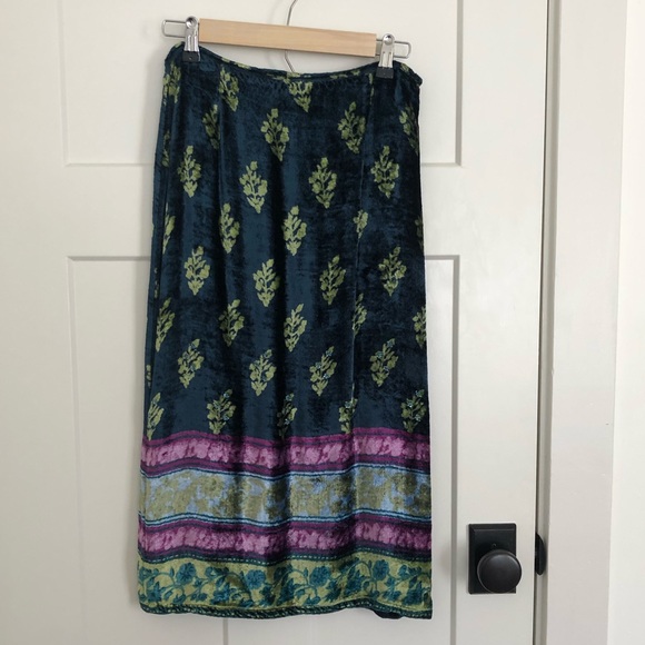 Free People Dresses & Skirts - Free People vintage velvet skirt with beaded detail